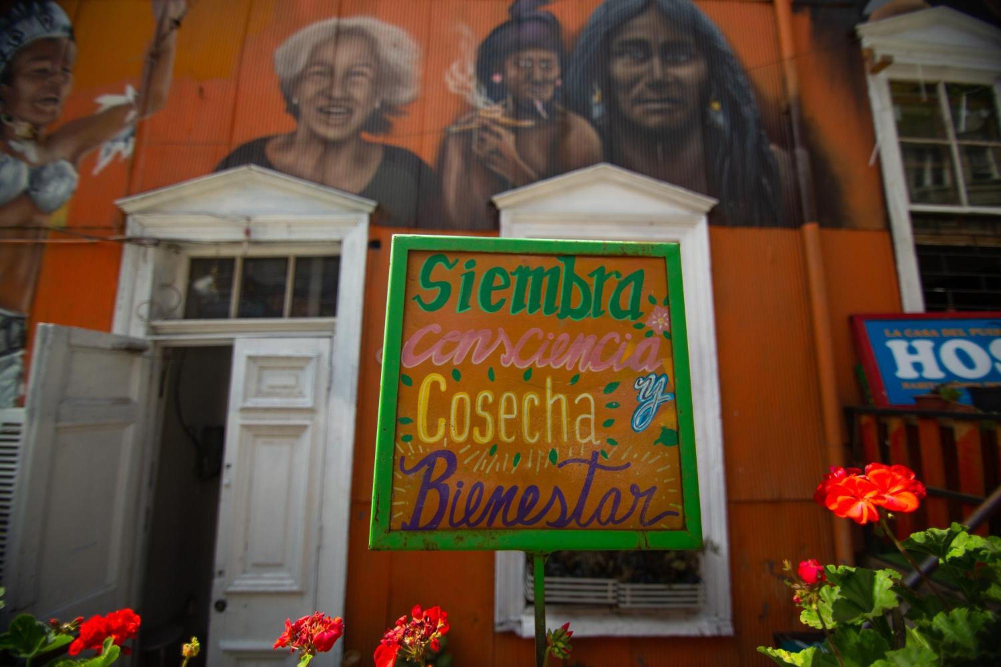 La Casa Del Puerto, Hostal Cultural, Cerro Alegre Valparaiso Exterior photo